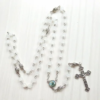 QIGO Náboženské Katolíckej Šperky, Dlhé Biele Sklo Ruženec Vintage Náhrdelník Prívesok Kríž Náhrdelník Pre Mužov, Ženy