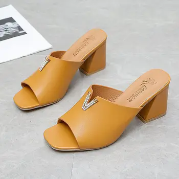 2022 Ženy Tkaných Žltá Papuče Otvorené Prst Hrubé Blok Opätku 7 cm Módne Drahokamu V Liste Dámske Sandále Kožené Dámske Topánky