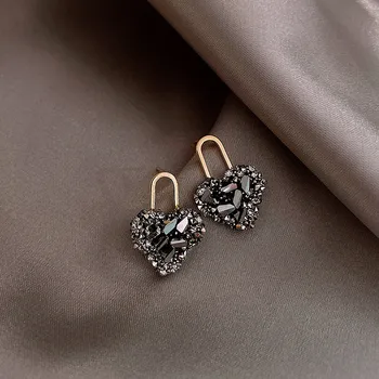 Klasická Móda Black Crystal Srdce-tvarované Stud Náušnice Pre Ženu Nádherné kórejský Náušnice Šaty Príslušenstvo Výročie Dary